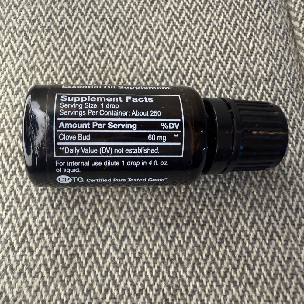 Clove Essential Oil — doTERRA, 15ml - Picture 6 of 13